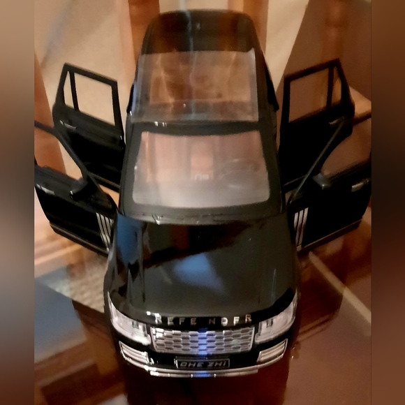 Toy Model Mini Car, Land Rover Range Rover, Black - Picture 7 of 12